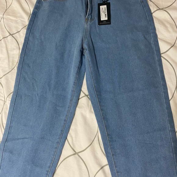 Pretty Little Thing Jeans - Picture 2 of 4